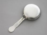 Victorian Silver 'Frying Pan' Caddy Spoon by Hilliard & Thomason, Birmingham, 1875 (10 of 10) Victorian Silver 'Frying Pan' Caddy Spoon by Hilliard & Thomason, Birmingham, 1875 (10 of 10)