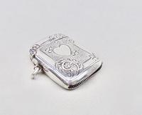Delightful Edwardian Silver Vesta Case by Thomas Hayes, Birmingham 1906 (3 of 4) Delightful Edwardian Silver Vesta Case by Thomas Hayes, Birmingham 1906 (3 of 4)