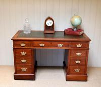 Late 19th Century Walnut Pedestal Desk c.1895 (8 of 10) Late 19th Century Walnut Pedestal Desk c.1895 (8 of 10)