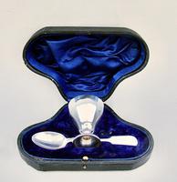 George V Cased Silver Egg Cup & Spoon Set by Henry Williamson Ltd, Birmingham 1911 (2 of 7) George V Cased Silver Egg Cup & Spoon Set by Henry Williamson Ltd, Birmingham 1911 (2 of 7)