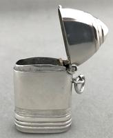 First World War novelty silver 'shell' vesta (6 of 9) First World War novelty silver 'shell' vesta (6 of 9)