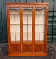 Reprodux bevan funnell yew wood display cabinet (8 of 8) Reprodux bevan funnell yew wood display cabinet (8 of 8)