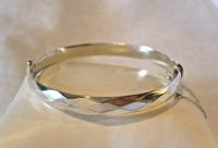 Vintage Sterling Silver Bangle 1971 Silver Fancy Bracelet 7" Length 19.6 Grams (5 of 11) Vintage Sterling Silver Bangle 1971 Silver Fancy Bracelet 7" Length 19.6 Grams (5 of 11)