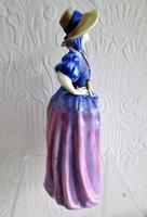 Vintage Royal Doulton English Porcelain Figurine ~ "Patricia" ~ HN 1431 (4 of 5)