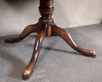 Large Reproduction Circular Oak Dining Table With Two Leaves / Seats 8 Persons (7 of 8) Large Reproduction Circular Oak Dining Table With Two Leaves / Seats 8 Persons (7 of 8)