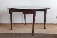 Early 18th Century Oval Pad Foot Table in Cuban Mahogany (3 of 5) Early 18th Century Oval Pad Foot Table in Cuban Mahogany (3 of 5)