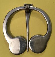 Vintage Scottish Silver Celtic Design Penannular Brooch (4 of 4) Vintage Scottish Silver Celtic Design Penannular Brooch (4 of 4)