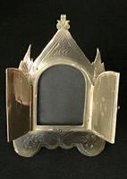 Small Brass Gothic Revival Easel Photo Frame (2 of 5) Small Brass Gothic Revival Easel Photo Frame (2 of 5)