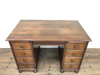 Early 20th Century Oak Kneehole Desk (4 of 14) Early 20th Century Oak Kneehole Desk (4 of 14)