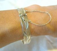 Vintage Sterling Silver Bangle 1975 Ornate Leaf Decoration 22.8 Grams 7" Length (10 of 10) Vintage Sterling Silver Bangle 1975 Ornate Leaf Decoration 22.8 Grams 7" Length (10 of 10)
