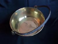 A Heavy Quality Brass Jam Pan 5mm thick with Iron Swing Handle 1860's (3 of 6) A Heavy Quality Brass Jam Pan 5mm thick with Iron Swing Handle 1860's (3 of 6)