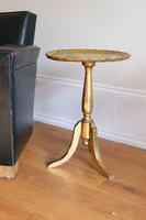 Gold giltwood Florentine three legged pedestal table (2 of 6) Gold giltwood Florentine three legged pedestal table (2 of 6)