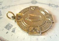 Vintage Pocket Watch Chain Fob 1940s Large Golden Gilt Irish Harp Shield Fob Nos (4 of 8) Vintage Pocket Watch Chain Fob 1940s Large Golden Gilt Irish Harp Shield Fob Nos (4 of 8)
