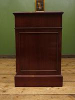 Small Antique Reproduction Pedestal Desk with Leather top, Brights of Nettlebed (8 of 10) Small Antique Reproduction Pedestal Desk with Leather top, Brights of Nettlebed (8 of 10)