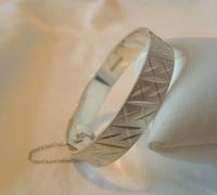 Vintage Sterling Silver Bangle 1976 Ornate Ladies Bracelet Heavy 30 5 Grams 7" Length (6 of 11) Vintage Sterling Silver Bangle 1976 Ornate Ladies Bracelet Heavy 30 5 Grams 7" Length (6 of 11)