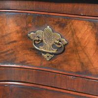Georgian Style Figured Walnut Serpentine Chest of Drawers (6 of 10) Georgian Style Figured Walnut Serpentine Chest of Drawers (6 of 10)
