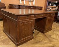Important French Pedestal Desk from 19th Century in Oak (2 of 13) Important French Pedestal Desk from 19th Century in Oak (2 of 13)