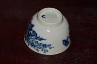 18th Century Worcester Blue & White Tea Bowl (5 of 5) 18th Century Worcester Blue & White Tea Bowl (5 of 5)
