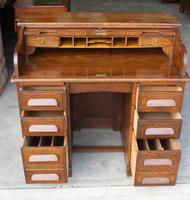 1920's Large Oak D type Roll Top Desk with Good Interior (2 of 6) 1920's Large Oak D type Roll Top Desk with Good Interior (2 of 6)