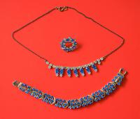 Excellent Vintage Collection of 50s Jewellery - Ideal Gift / Present (2 of 7) Excellent Vintage Collection of 50s Jewellery - Ideal Gift / Present (2 of 7)
