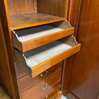 Spectacular Quality Figured Burr Walnut Antique Triple Wardrobe (8 of 10) Spectacular Quality Figured Burr Walnut Antique Triple Wardrobe (8 of 10)