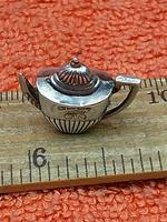 Antique Sterling Silver Hallmarked 1888 Miniature Teapot William John Pellow, Chester (3 of 8) Antique Sterling Silver Hallmarked 1888 Miniature Teapot William John Pellow, Chester (3 of 8)