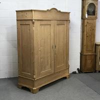 Large Old Pine Arched Wardrobe - Dismantles (3 of 5) Large Old Pine Arched Wardrobe - Dismantles (3 of 5)