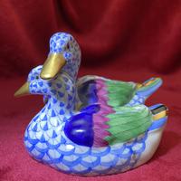 Herend Blue Fishnet Pattern Model of Two Ducks (3 of 6) Herend Blue Fishnet Pattern Model of Two Ducks (3 of 6)