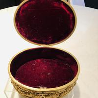 Super large gilt jewel box with Limoges enamel miniature (4 of 5) Super large gilt jewel box with Limoges enamel miniature (4 of 5)