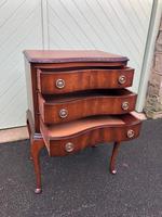 Antique Mahogany 3 Draw Bedside Chest (2 of 8) Antique Mahogany 3 Draw Bedside Chest (2 of 8)