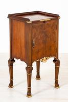 Walnut Queen Anne Style Bedside Cabinet c.1920 (11 of 14) Walnut Queen Anne Style Bedside Cabinet c.1920 (11 of 14)