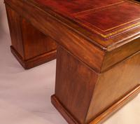 Victorian Pedestal Desk in Mahogany (7 of 8) Victorian Pedestal Desk in Mahogany (7 of 8)