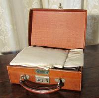 WWII Tiny Leather Attaché Case First Aid Medical Equipment (3 of 5) WWII Tiny Leather Attaché Case First Aid Medical Equipment (3 of 5)