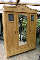 Fabulous Old Pine Triple 'Knock Down' Arts & Crafts Wardrobe (6 of 11) Fabulous Old Pine Triple 'Knock Down' Arts & Crafts Wardrobe (6 of 11)