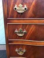 Serpentine Mahogany Slim Chest Drawers (6 of 8) Serpentine Mahogany Slim Chest Drawers (6 of 8)