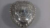 Art Nouveau silver repousse top cut glass heart vanity trinket box jar 1902 (2 of 13) Art Nouveau silver repousse top cut glass heart vanity trinket box jar 1902 (2 of 13)