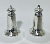 Pair of Antique Chester Silver Salt & Pepper Shakers (4 of 12) Pair of Antique Chester Silver Salt & Pepper Shakers (4 of 12)
