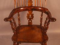Very Good 19th Century Broad Arm Yew Windsor Chair (8 of 10) Very Good 19th Century Broad Arm Yew Windsor Chair (8 of 10)
