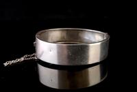 Victorian Silver Bangle, Swallows, Aesthetic era (2 of 12) Victorian Silver Bangle, Swallows, Aesthetic era (2 of 12)