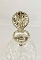 Large Silver Mounted Perfume Scent Bottle - London 1900 (3 of 9) Large Silver Mounted Perfume Scent Bottle - London 1900 (3 of 9)