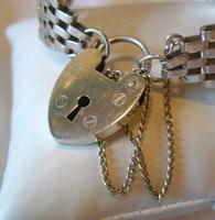 Vintage Sterling Silver Gate Bracelet 1976 St Christopher & Heart Padlock 34.3 Grams (6 of 12) Vintage Sterling Silver Gate Bracelet 1976 St Christopher & Heart Padlock 34.3 Grams (6 of 12)