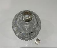 Silver topped scent cologne bottle (5 of 6) Silver topped scent cologne bottle (5 of 6)