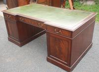 1960s Large Mahogany Partners Desk with Green Leather on Top (3 of 6) 1960s Large Mahogany Partners Desk with Green Leather on Top (3 of 6)