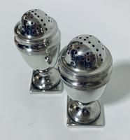 Pair of 18th Century Georgian Solid Sterling Silver Salt and Pepper Shakers Pepperettes (5 of 12) Pair of 18th Century Georgian Solid Sterling Silver Salt and Pepper Shakers Pepperettes (5 of 12)