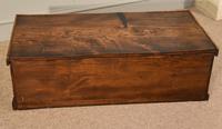 Early 19th Century Elm Blanket Box (4 of 5) Early 19th Century Elm Blanket Box (4 of 5)