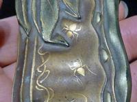 Beautiful Meiji Period Small Japanese Pea Pod & Insect Lacquer Box (2 of 5) Beautiful Meiji Period Small Japanese Pea Pod & Insect Lacquer Box (2 of 5)