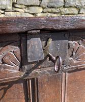 Small 17th Century Devon Oak Coffer (5 of 21) Small 17th Century Devon Oak Coffer (5 of 21)