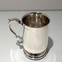 Early 20th Century Modern George V Sterling Silver Pint Mug Birmingham 1934 Elkington & Co (5 of 7) Early 20th Century Modern George V Sterling Silver Pint Mug Birmingham 1934 Elkington & Co (5 of 7)
