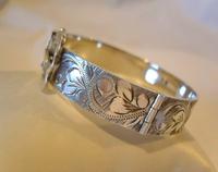 Vintage Silver Buckle Bangle 1977 Ornate Silver Bracelet 7" Length 34.9 Grams (5 of 12) Vintage Silver Buckle Bangle 1977 Ornate Silver Bracelet 7" Length 34.9 Grams (5 of 12)