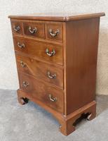 Small Mahogany Georgian Style Chest of Drawers (3 of 7) Small Mahogany Georgian Style Chest of Drawers (3 of 7)
